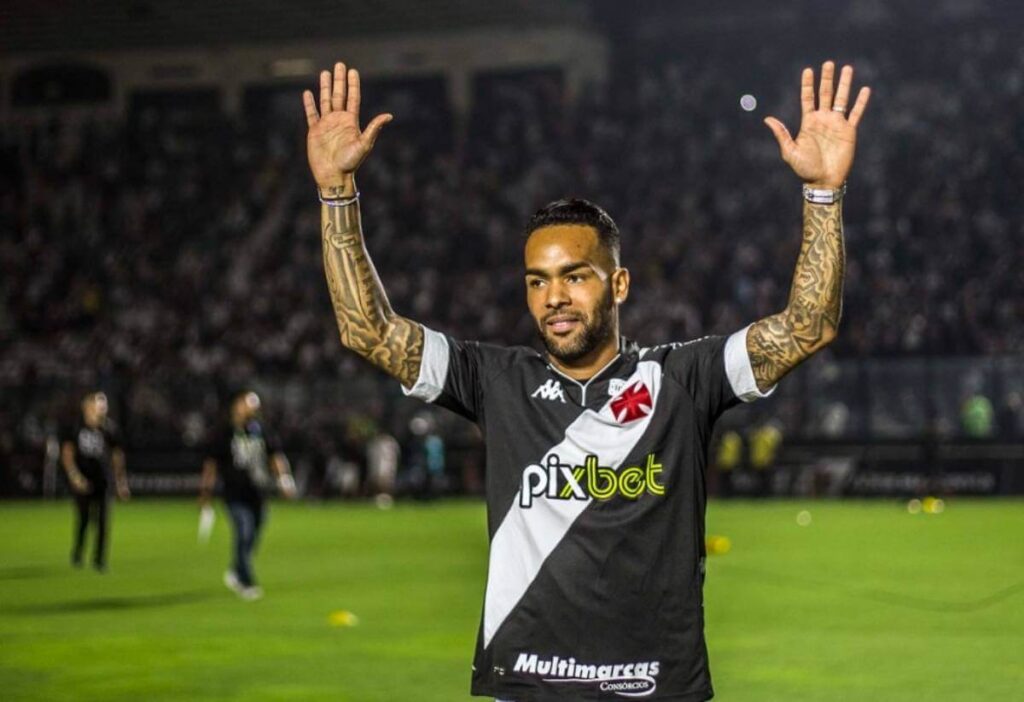 Alex Teixeira entra na mira do Corinthians