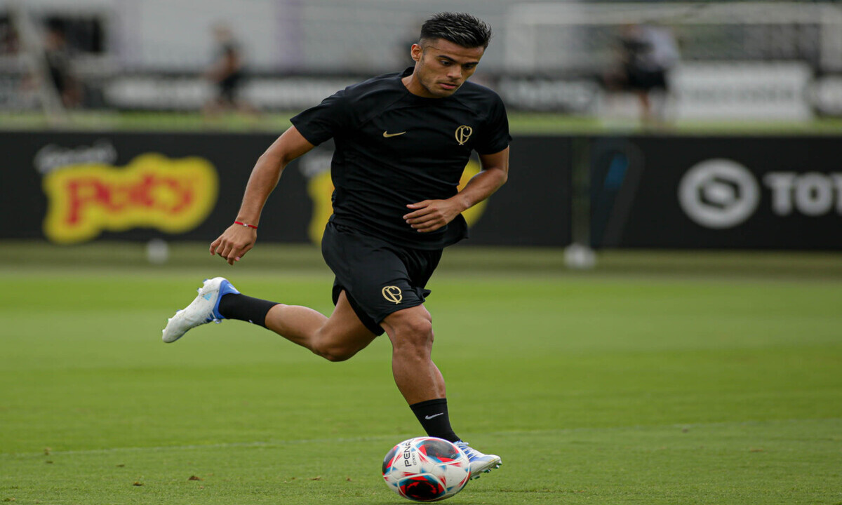 Fausto Vera volta aos treinos no Corinthians enquanto Barletta trata dores no joelho