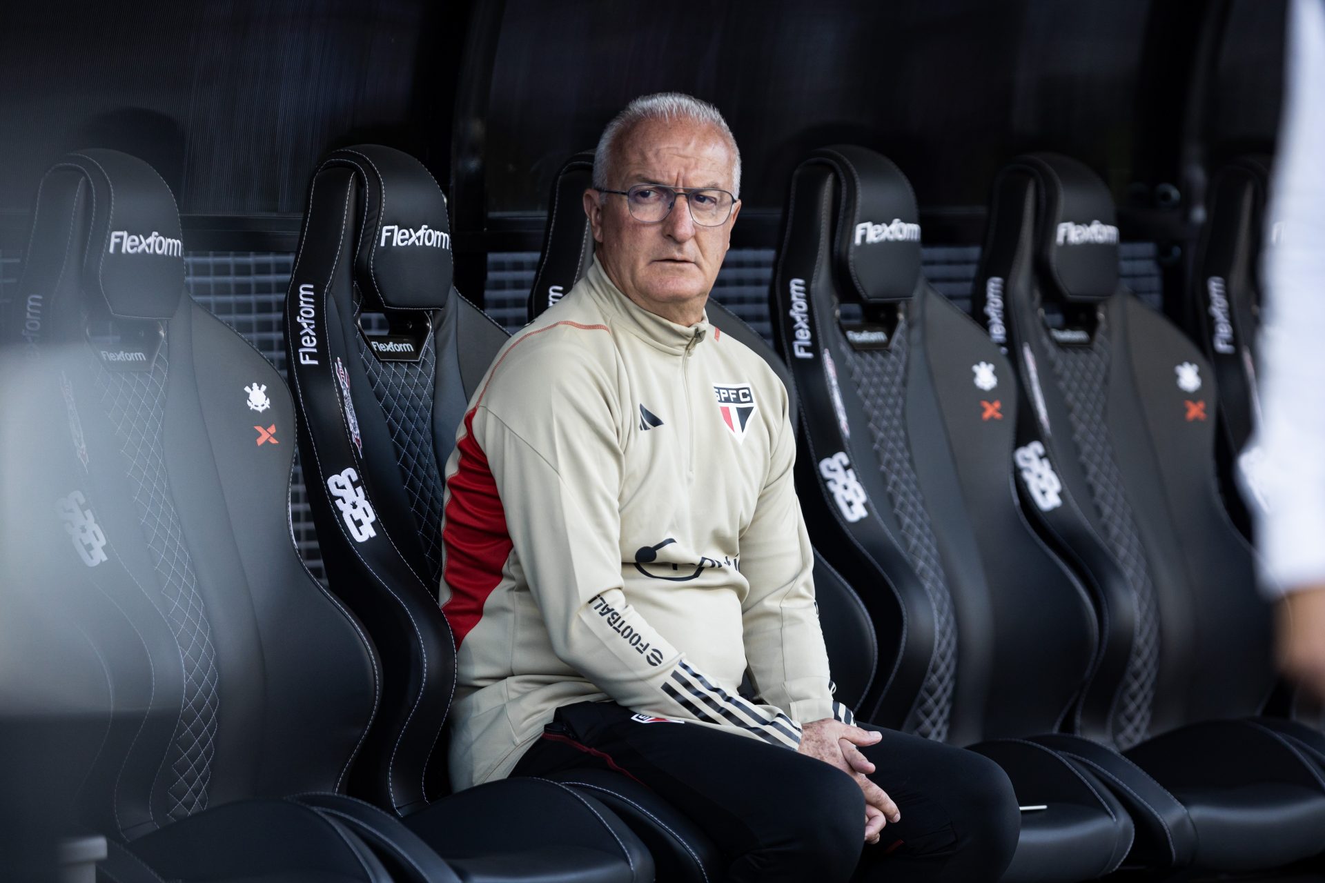 Corinthians ficou próximo de acertar com Dorival Júnior antes de Luxemburgo; minutos impediram o negócio