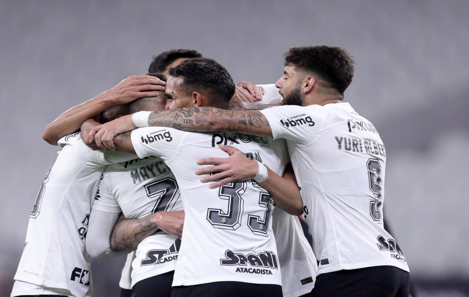 Maycon elogia evolução da equipe do Corinthians após vitória diante do Vasco