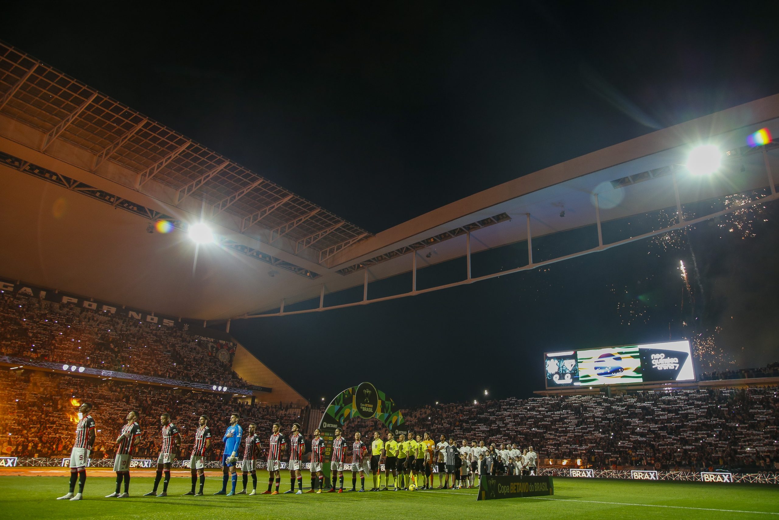 Neo Química Arena bate recorde de público com Corinthians e São Paulo