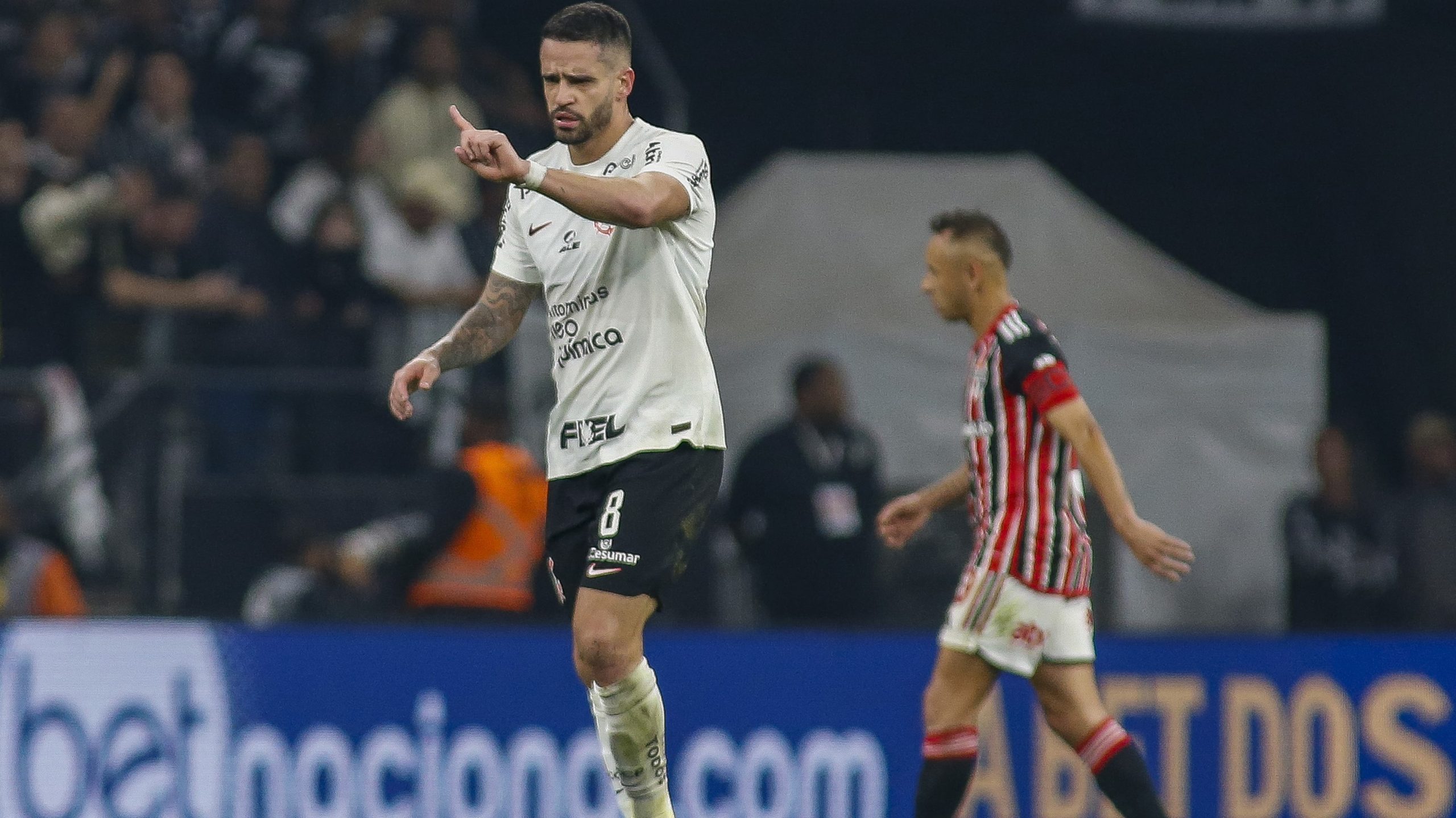 Renato Augusto exalta vitória do Corinthians e conta como é a sensação de jogar na Arena