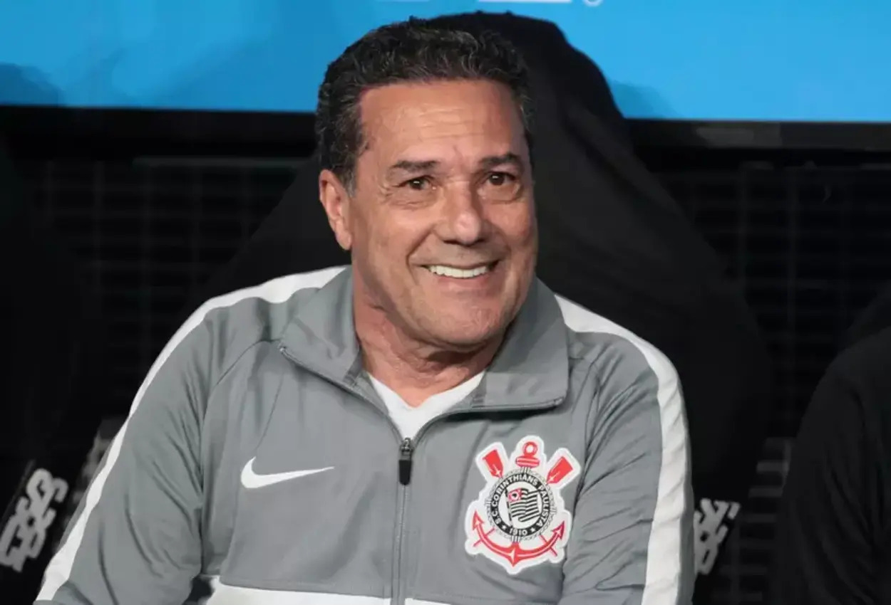 Corinthians age rapidamente e registra reforço para Luxemburgo; jogador deve fazer estreia no sábado contra o Vasco