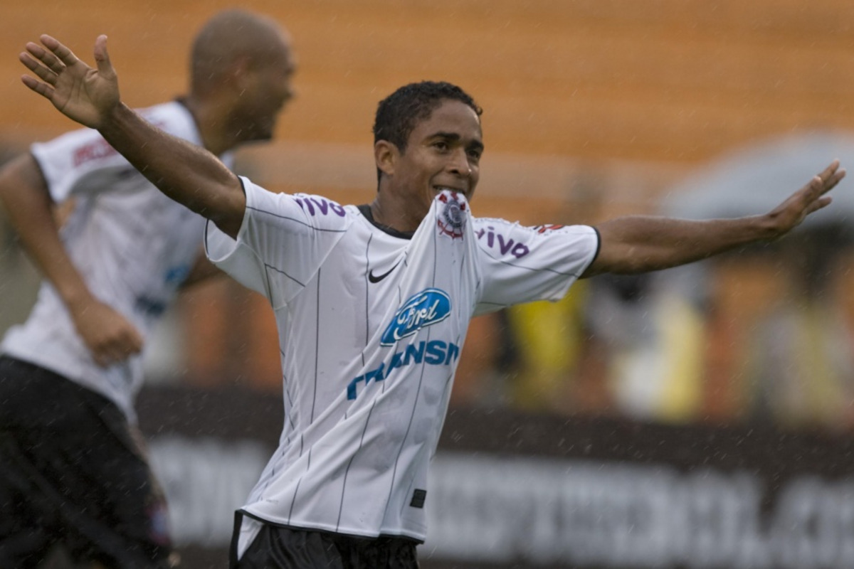 No último encontro entre Corinthians e Estudiantes, o Corinthians goleou o clube argentino por 5 x 1 no Pacaembu