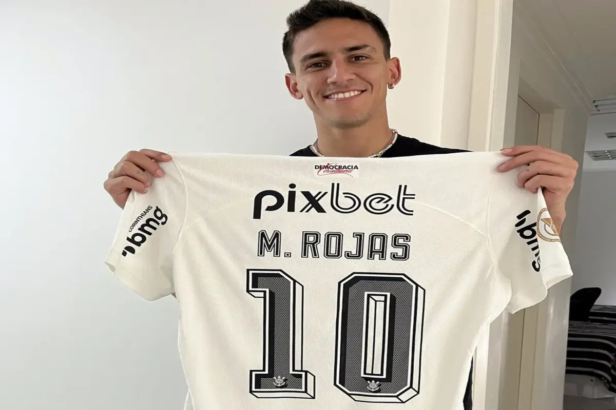 Corinthians anuncia novo dono da camisa 10 para o restante da temporada